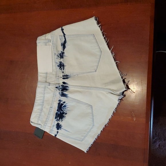 Revolve One Teaspoon Light Blue Jean Shorts. Size 26. - Picture 2 of 4